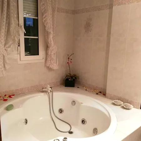 Spacious House With Pool And Garden In Congosto